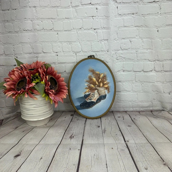 Vintage hobbyist canvas painting in oval hoop Frame - Picture 1 of 6